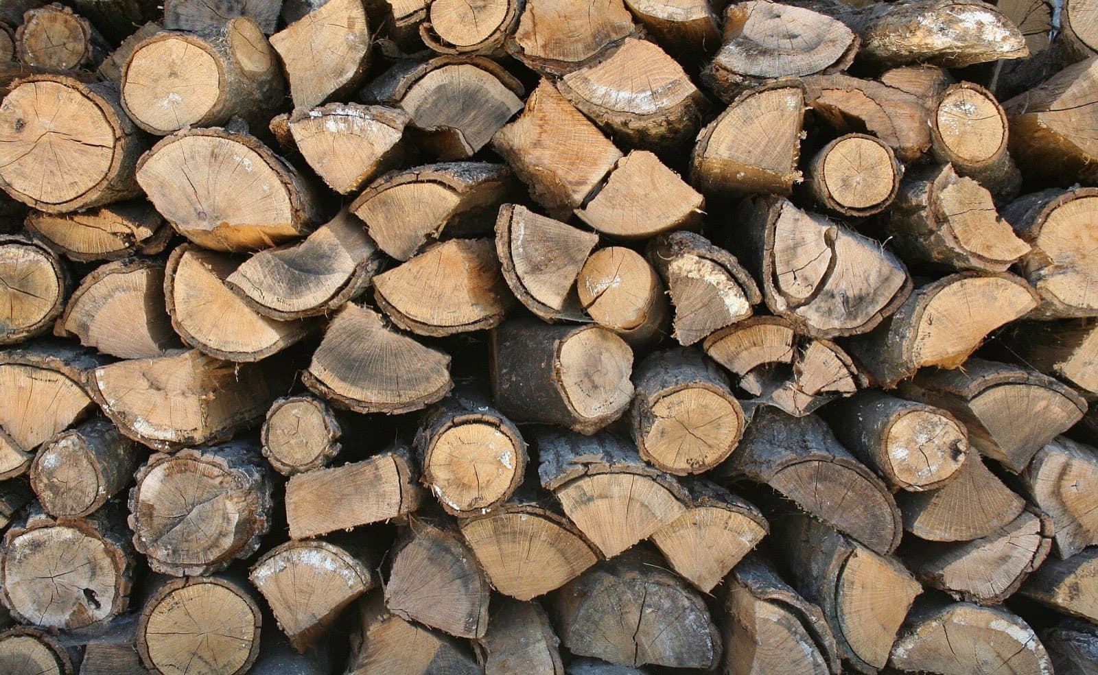 Sukrautos malkos – rąstgalių rietuvė